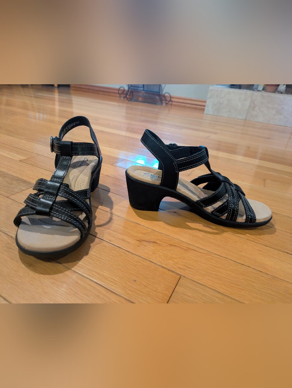women's Clarks heels - size 6